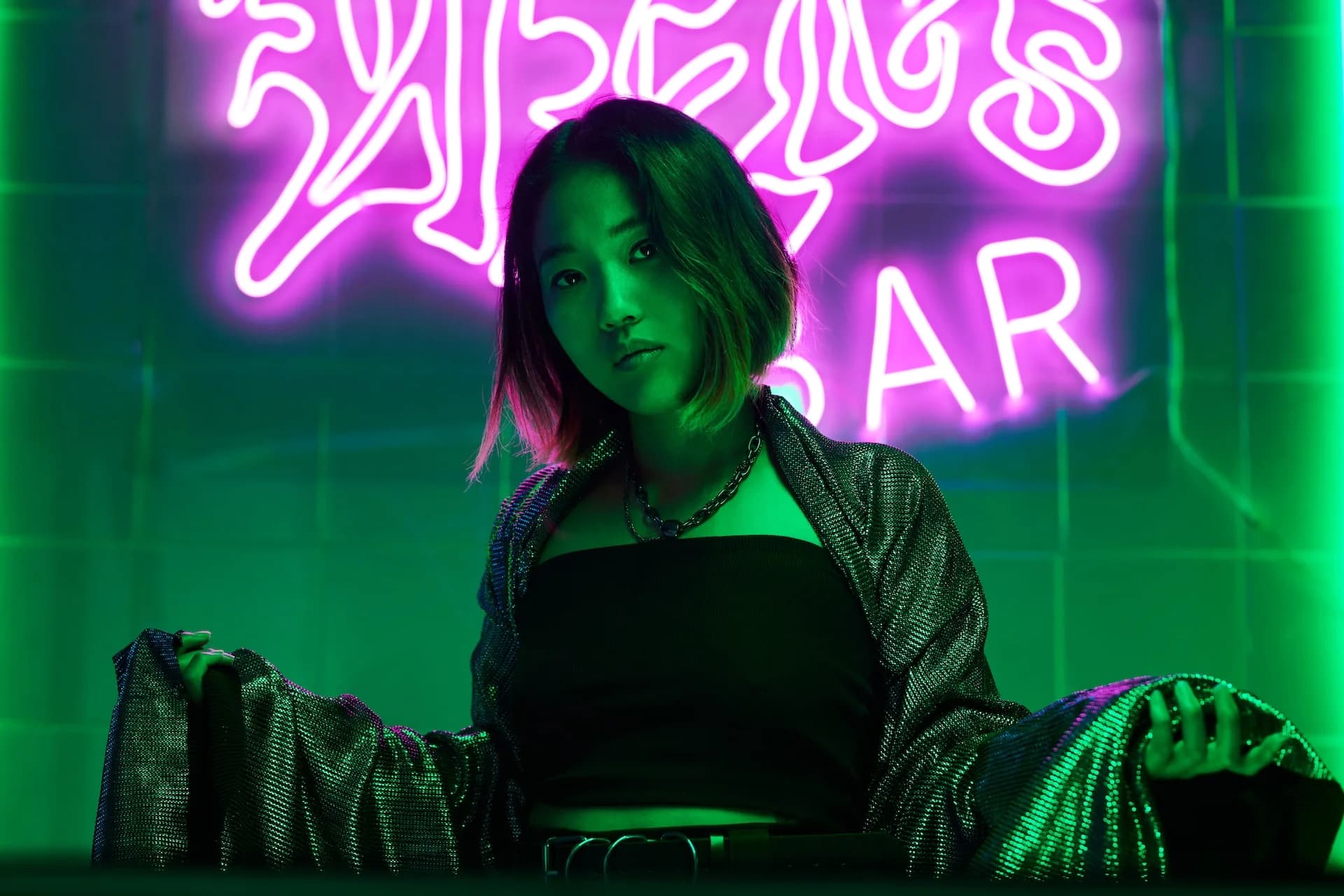 Cyberpunk woman at bar